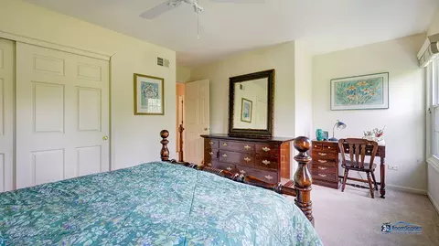 245 Pilgrims Path, Gurnee, IL 60031 photo 31