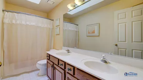 245 Pilgrims Path, Gurnee, IL 60031 photo 23