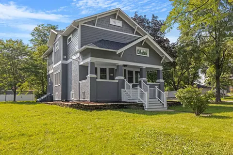 4800 Pershing Ave, Downers Grove, IL 60515