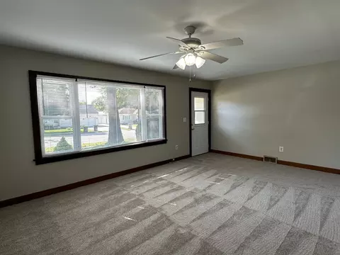 1104 Hovey Ave, Normal, IL 61761 photo 3