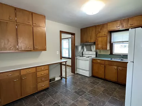 1104 Hovey Ave, Normal, IL 61761 photo 9