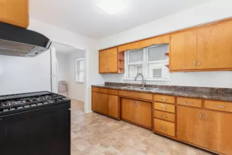 2011 E Washington St, Joliet, IL 60433 photo 6