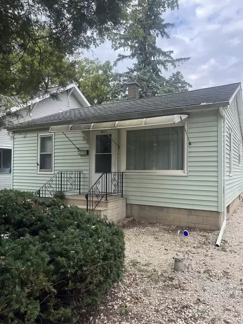2011 E Washington St, Joliet, IL 60433 photo 2