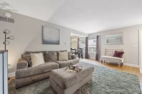 1586 Timber Trl #C, Wheaton, IL 60189 photo 5