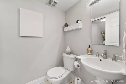 1586 Timber Trl #C, Wheaton, IL 60189 photo 9