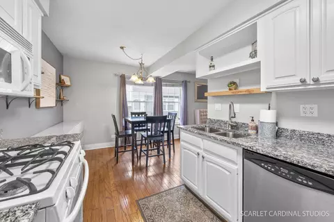 1586 Timber Trl #C, Wheaton, IL 60189 photo 8