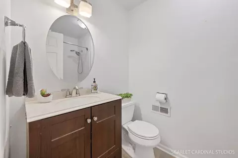 1586 Timber Trl #C, Wheaton, IL 60189 photo 15