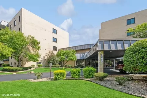 5840 W 104th St #313, Oak Lawn, IL 60453