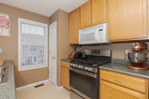 3 Oak Park Rd, Bloomington, IL 61701 photo 13