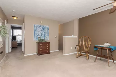 3 Oak Park Rd, Bloomington, IL 61701 photo 6