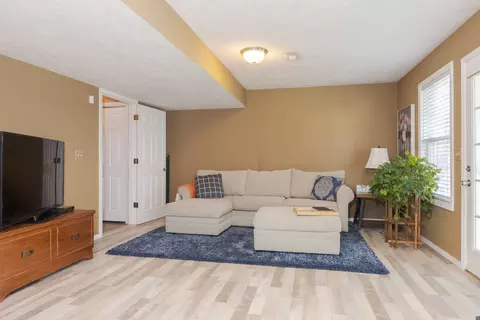 3 Oak Park Rd, Bloomington, IL 61701 photo 5