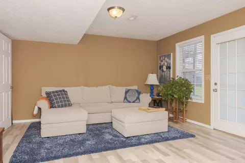 3 Oak Park Rd, Bloomington, IL 61701 photo 3