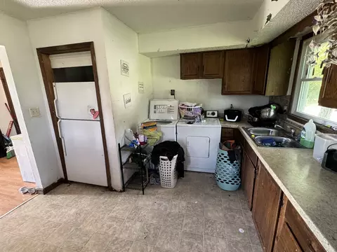 612 Eureka St, Champaign, IL 61820 photo 4