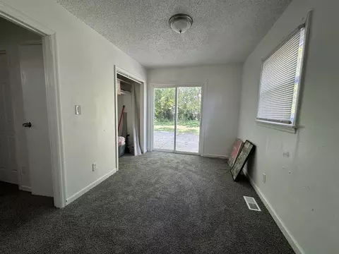 610 Eureka St, Champaign, IL 61820 photo 4