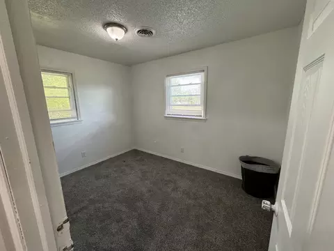 610 Eureka St, Champaign, IL 61820 photo 9