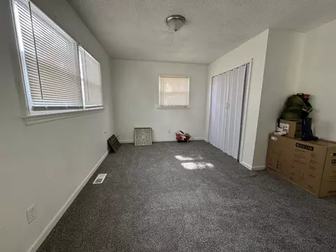 610 Eureka St, Champaign, IL 61820 photo 5