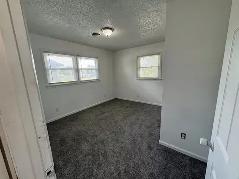 610 Eureka St, Champaign, IL 61820 photo 8