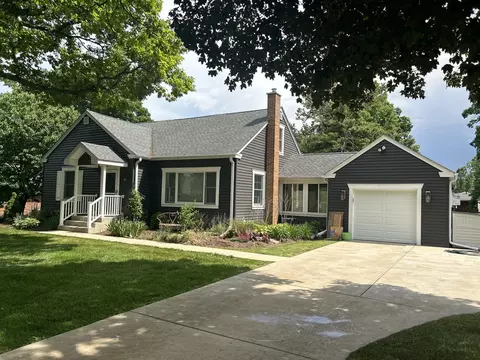 855 Schomer Rd, Aurora, IL 60505 photo 3