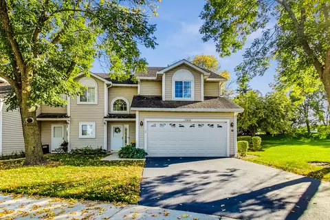 33848 N Berwick Ln, Gurnee, IL 60031
