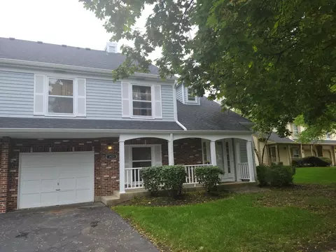 1420 Queensgreen Cir, Naperville, IL 60563