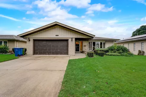 9820 S Kenneth Ave, Oak Lawn, IL 60453