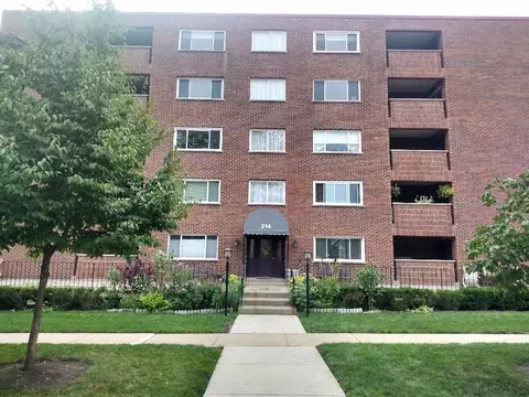 214 N Pine Ave #2D, Arlington Heights, IL 60004