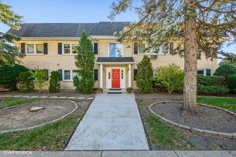 8811 Plainfied Rd #7, Brookfield, IL 60513