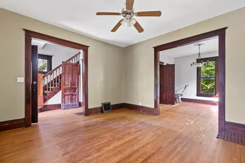 115 N Commonwealth Ave, Elgin, IL 60123 photo 4