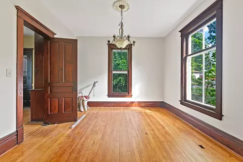 115 N Commonwealth Ave, Elgin, IL 60123 photo 7