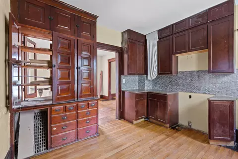 115 N Commonwealth Ave, Elgin, IL 60123 photo 8