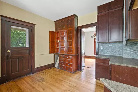 115 N Commonwealth Ave, Elgin, IL 60123 photo 10