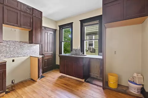 115 N Commonwealth Ave, Elgin, IL 60123 photo 9