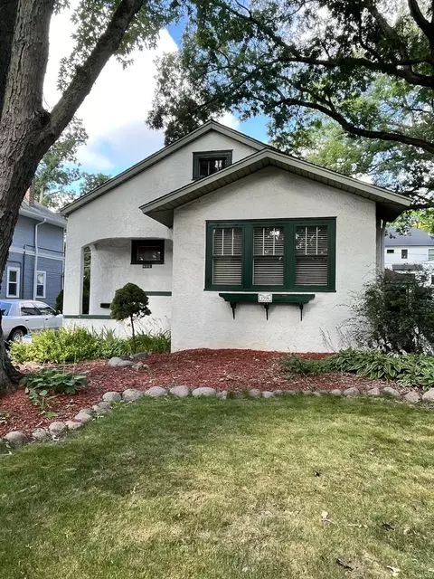 4916 Middaugh Ave, Downers Grove, IL 60515