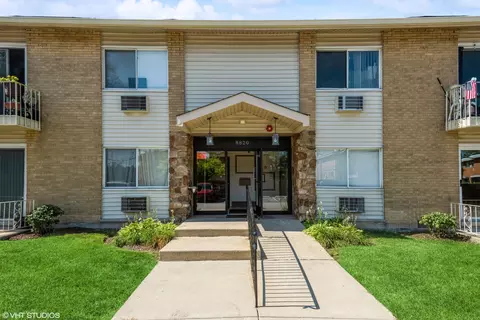 8820 N Western Ave #206F, Des Plaines, IL 60016