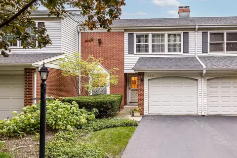 245 Essex Pl, Wilmette, IL 60091