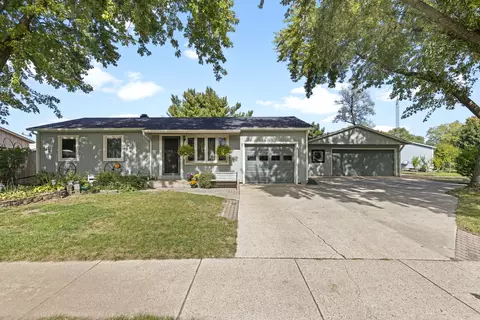 2126 Barnaby Dr, Loves Park, IL 61111