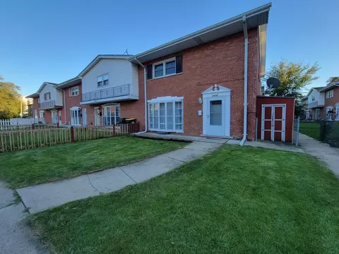 8830 Dee Rd #A, Des Plaines, IL 60016