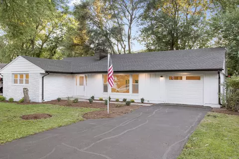 427 S 9th St, Saint Charles, IL 60174