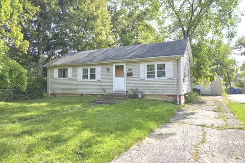 843 Central Ave, Deerfield, IL 60015