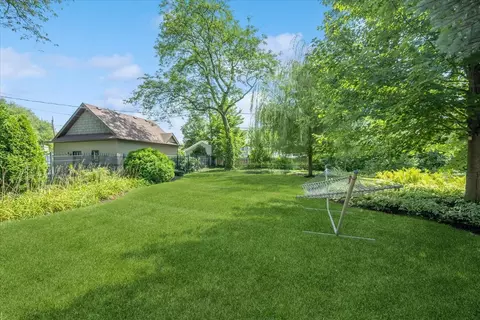 917 N Cross St, Wheaton, IL 60187 photo 32