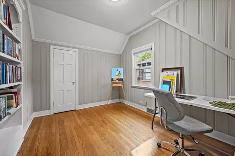 917 N Cross St, Wheaton, IL 60187 photo 24