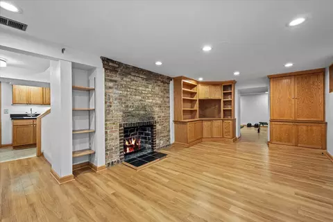 917 N Cross St, Wheaton, IL 60187 photo 27