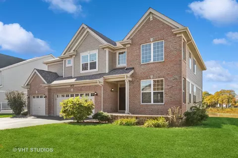 1971 Country Hills Dr, Yorkville, IL 60560
