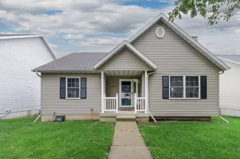 1118 Ogelthorpe Ave, Normal, IL 61761