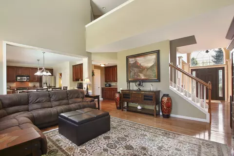 Living - 4570 Whitehall Ln, Algonquin, IL 60102 photo 2 of 4