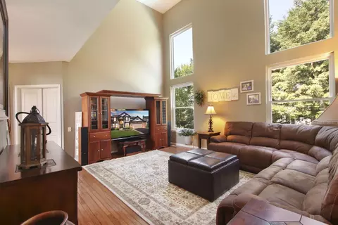 Living - 4570 Whitehall Ln, Algonquin, IL 60102 photo 3 of 4