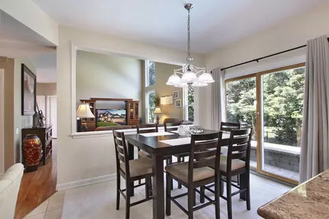 Dining - 4570 Whitehall Ln, Algonquin, IL 60102 photo 3 of 3