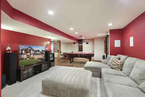 Living - 4570 Whitehall Ln, Algonquin, IL 60102 photo 4 of 4
