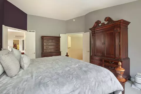 Bedroom - 4570 Whitehall Ln, Algonquin, IL 60102 photo 2 of 4