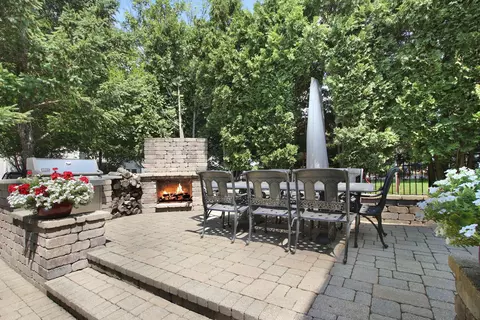 Exterior - 4570 Whitehall Ln, Algonquin, IL 60102 photo 6 of 8